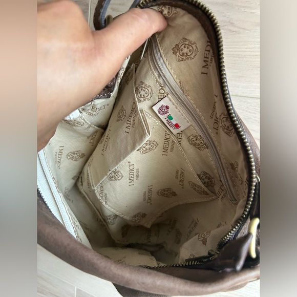 I Medici Brown Italian Leather Messenger Bag - Picture 6 of 8
